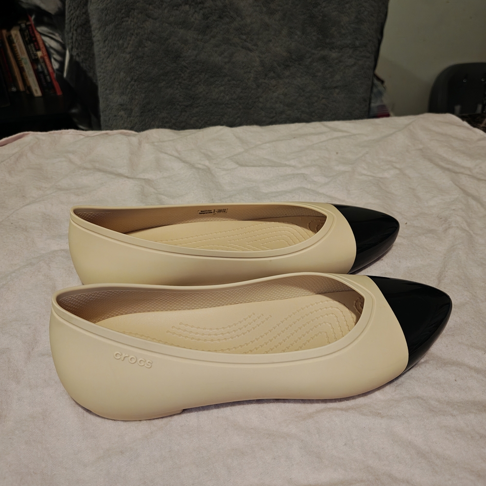 Crocs Women's Brooklyn Dip Pointed Cream and Black Flats